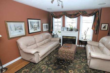 749 Bur Oak Ave, Markham, L6E1C3 | Image 2