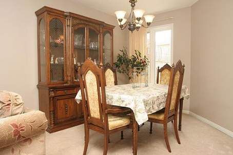 22 Rush Rd, Aurora, L4G7G5 | Image 3