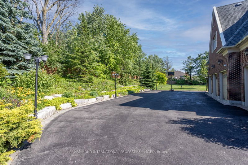 851 Woodland Acres Cres  Vaughan, L6A 1G2 | Image 31