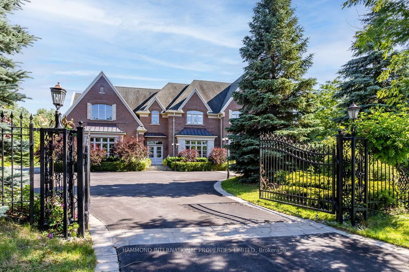 851 Woodland Acres Cres  Vaughan, L6A 1G2 | Image 4