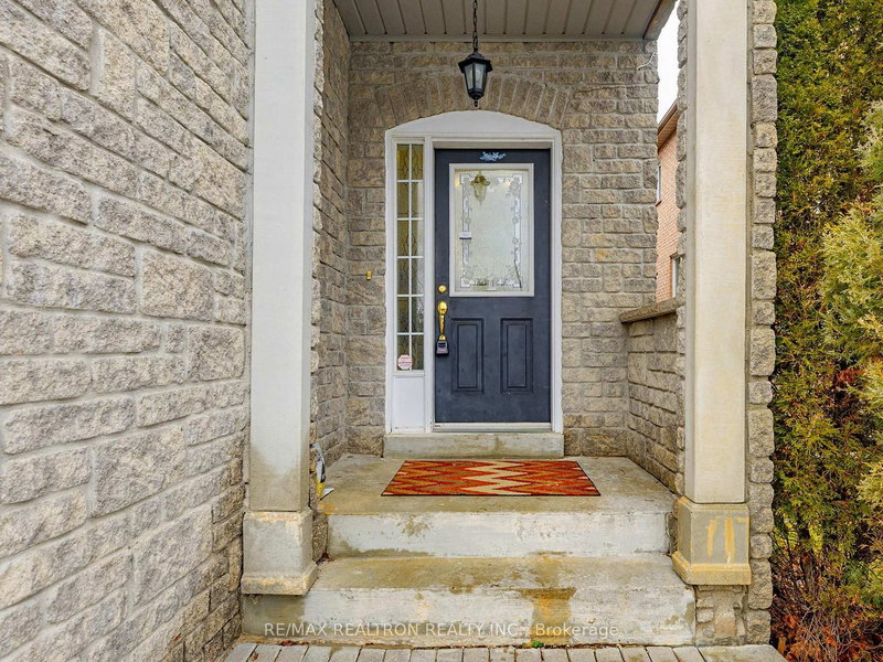 224 Yorkland St, Richmond Hill, L4S 1A2 | Image 3