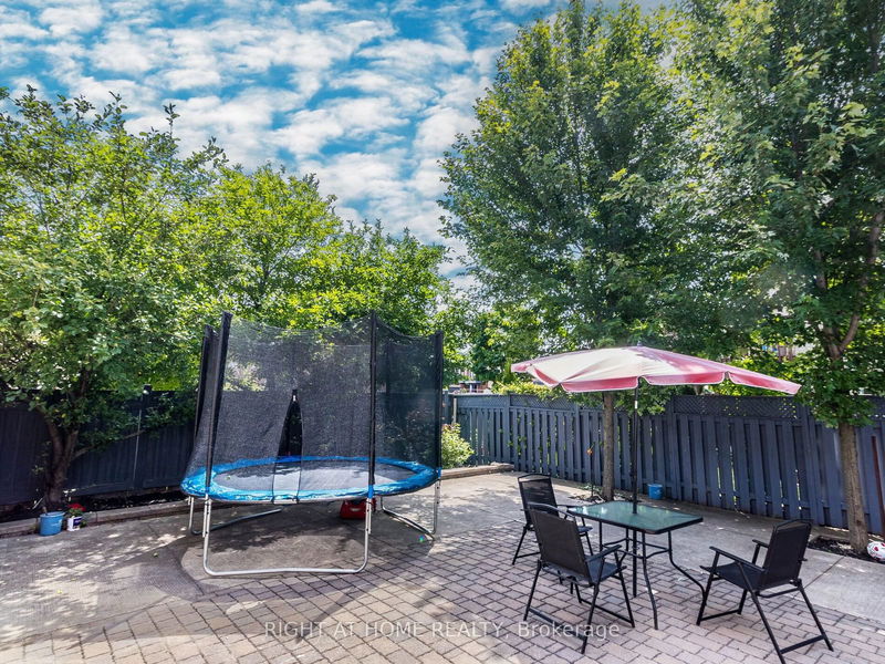 1 Ferdinand Ave  Vaughan, L6A 2Z4 | Image 38