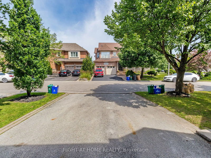 1 Ferdinand Ave  Vaughan, L6A 2Z4 | Image 4