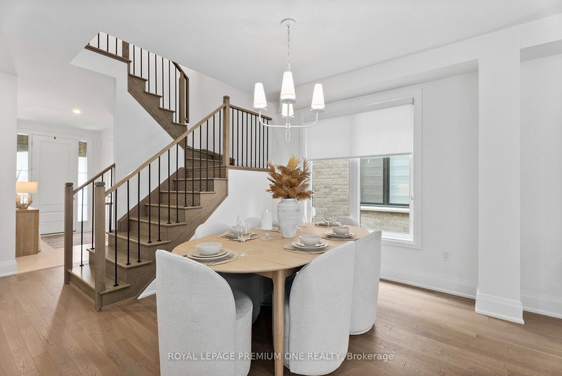 6 Byblos Crt, East Gwillimbury, L9N 0T3 | Image 3