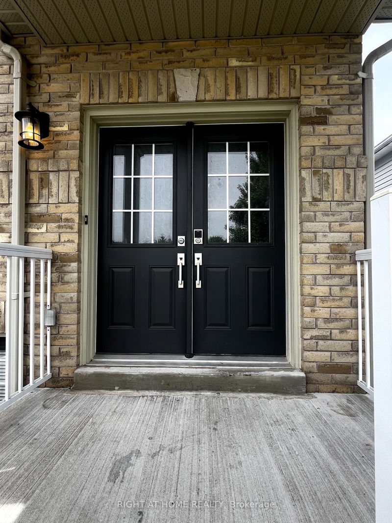 home for lease on Unit 1-116 Maplewood Drive