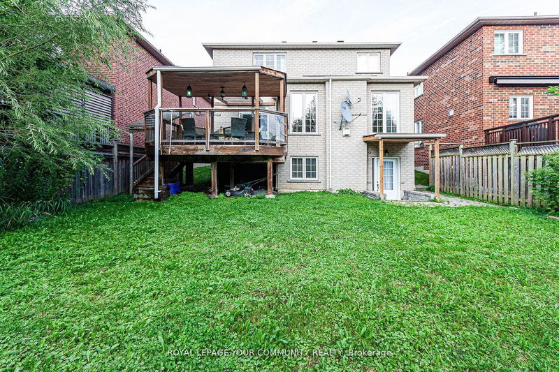 111 Deerwood Cres  Richmond Hill, L4E 4B3 | Image 25