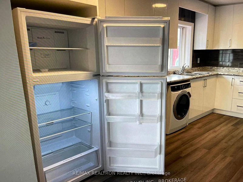 201 - 6246 Main St, Whitchurch-Stouffville, L4A 1E2 | Image 3