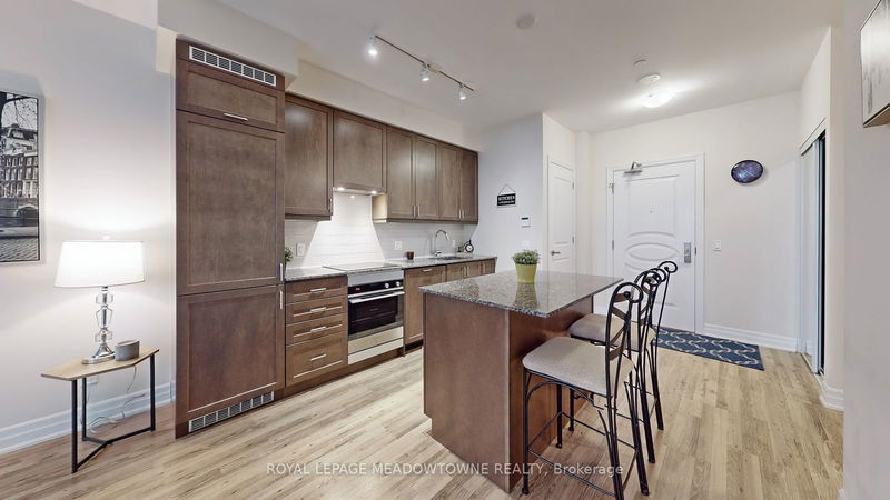  208 - 9085 Jane St  Vaughan, L4K 0L8 | Image 11