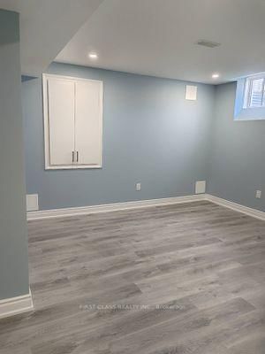 44 Whippletree Dr, East Gwillimbury, L9N 0X1 | Image 2