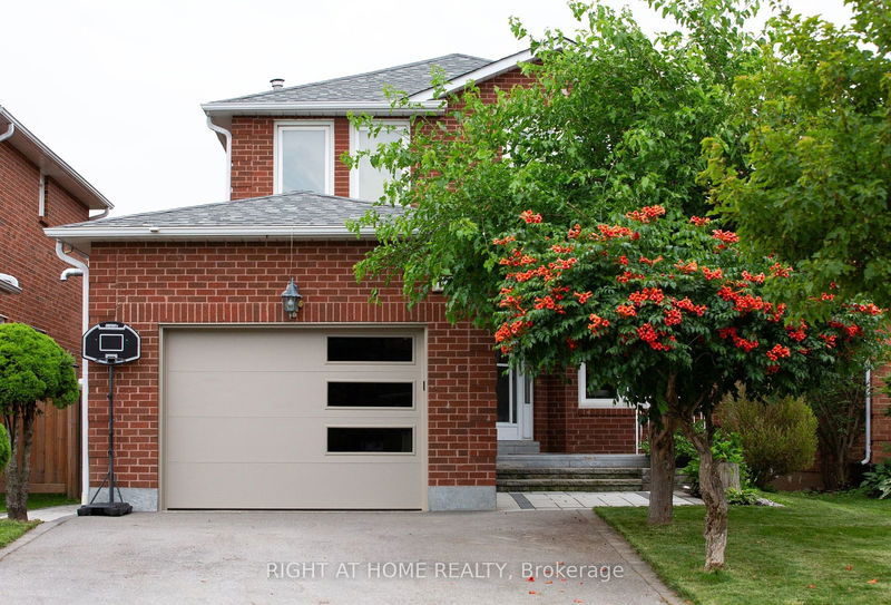 123 Pentland Cres  Vaughan, L6A 1T4 | Image 1