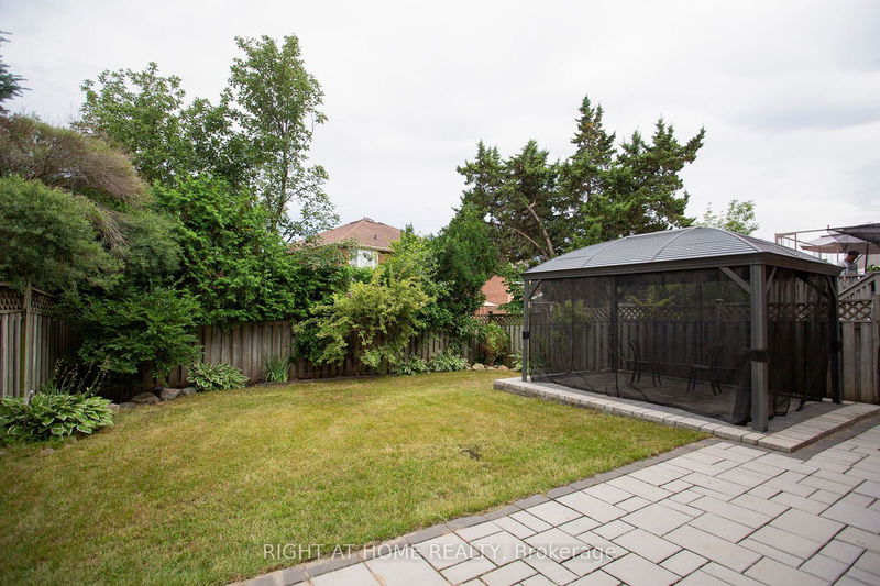 123 Pentland Cres  Vaughan, L6A 1T4 | Image 5