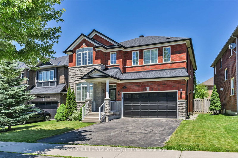 16 Hartwell Way, Aurora, L4G 7X7 | Image 2