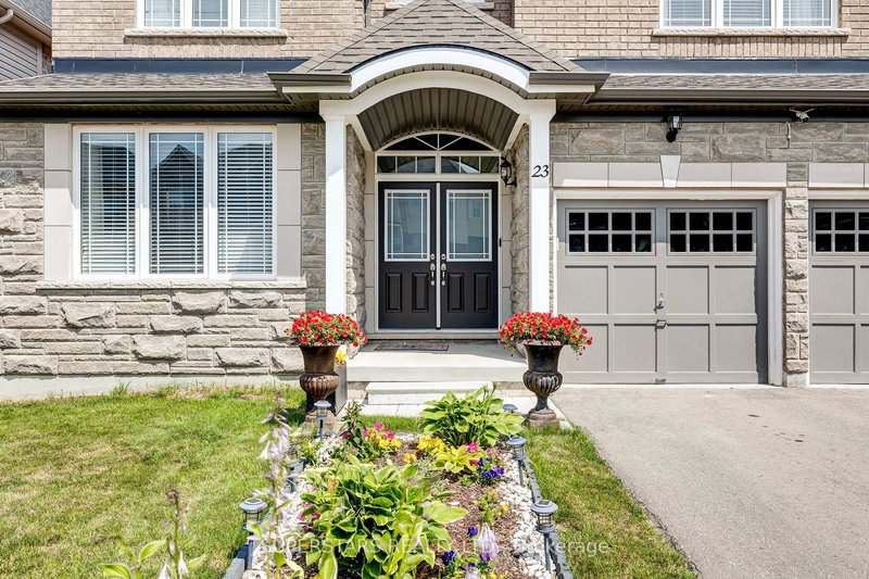 23 Terrell Ave, Georgina, L4P 0C8 | Image 2