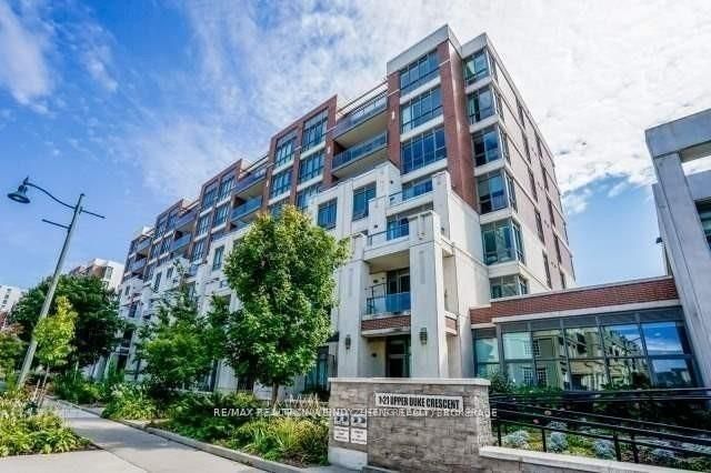 home for lease on 611-21 Upper Duke Crescent