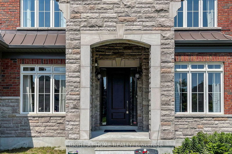 6 Somer Rumm Crt  Whitchurch-Stouffville, L4A 1X8 | Image 2