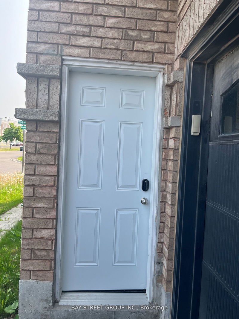 home for lease on Lower-80 Geddington Crescent