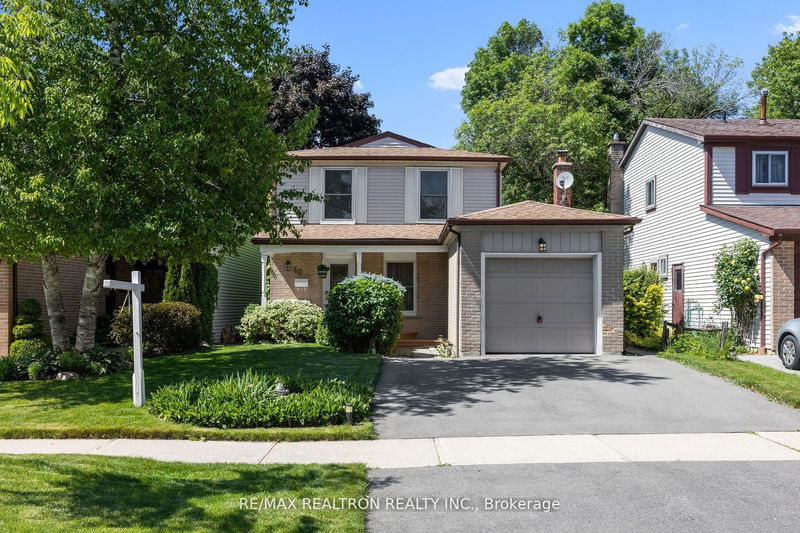 40 Lillooet Cres  Richmond Hill, L4C 5A7 | Image 1