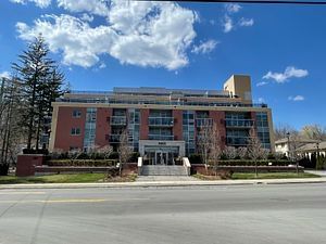 home for lease on 516-8302 Islington Avenue
