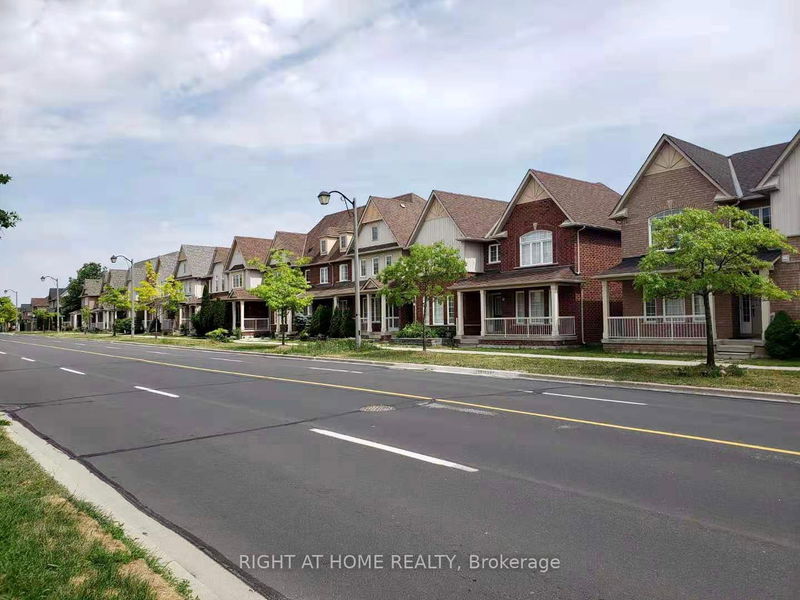 home for lease on 753 Bur Oak Avenue
