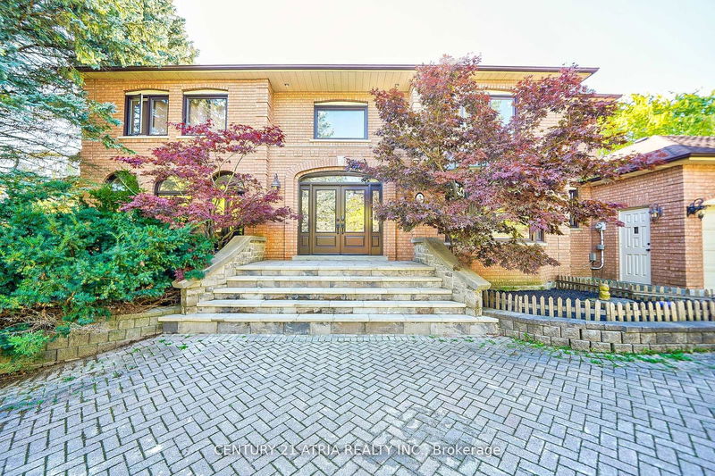 3 Deer Run Crt  Richmond Hill, L4E 3M1 | Image 1