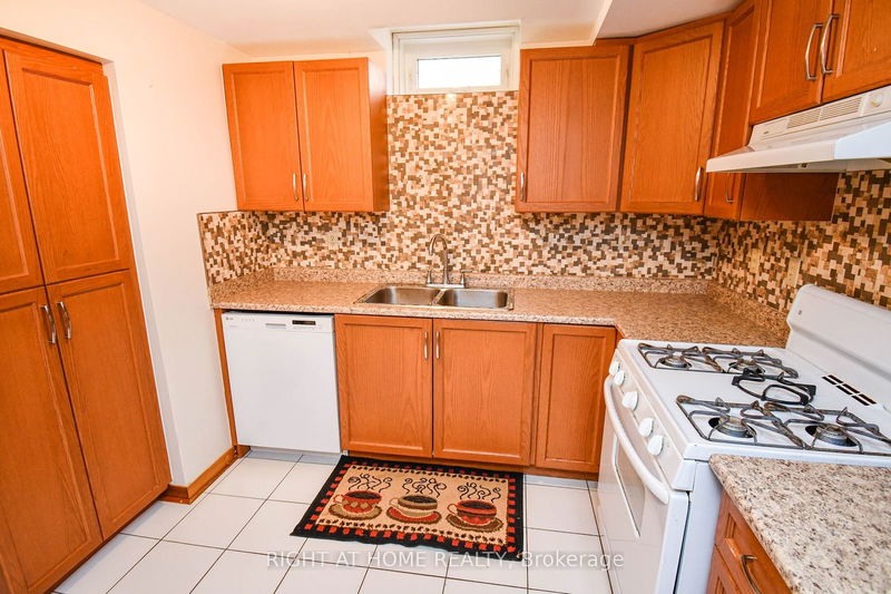 75 Father Ermanno Cres  Vaughan, L4L 7L9 | Image 22