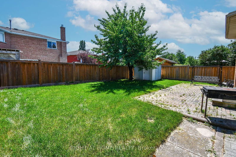 75 Father Ermanno Cres  Vaughan, L4L 7L9 | Image 24