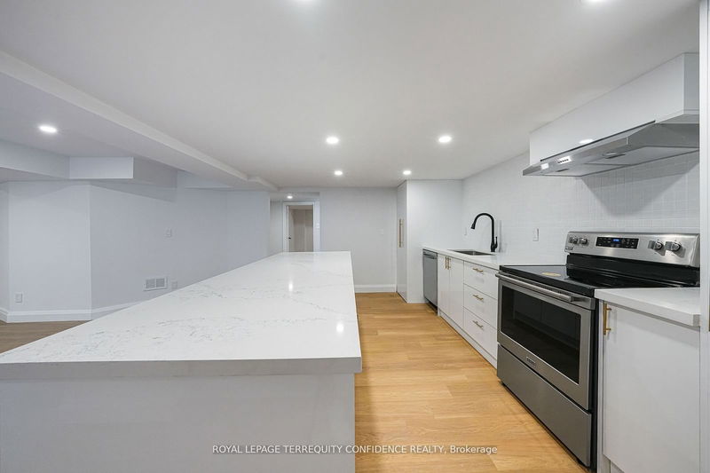 home for lease on 115 Newport Square