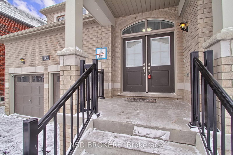1466 Broderick St, Innisfil, L9S 4W1 | Image 2