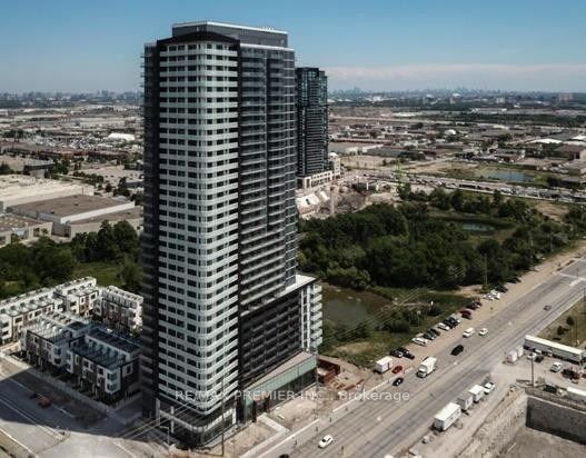 home for lease on PH 18-7895 Jane Street