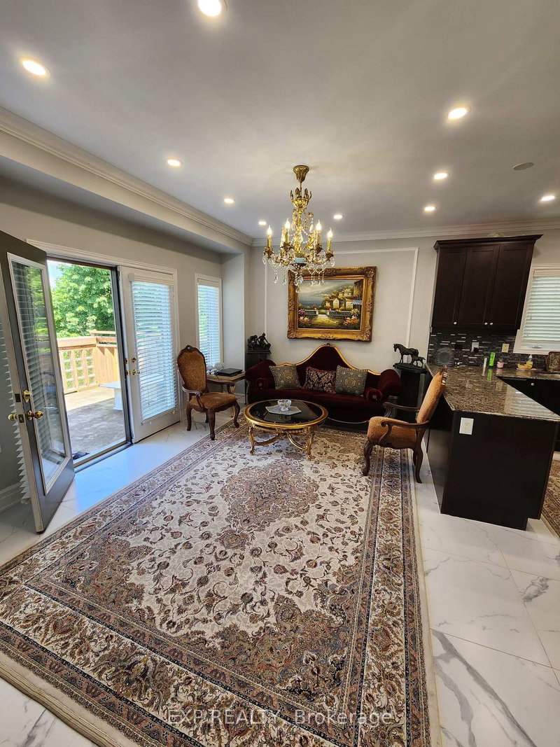 72 Headwater Cres, Richmond Hill, L4C 0T2 | Image 3