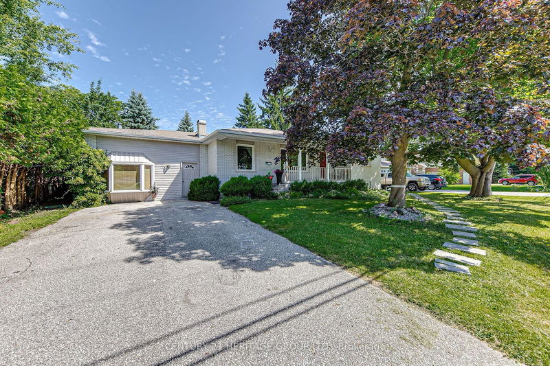home for lease on 148 Riverglen Drive