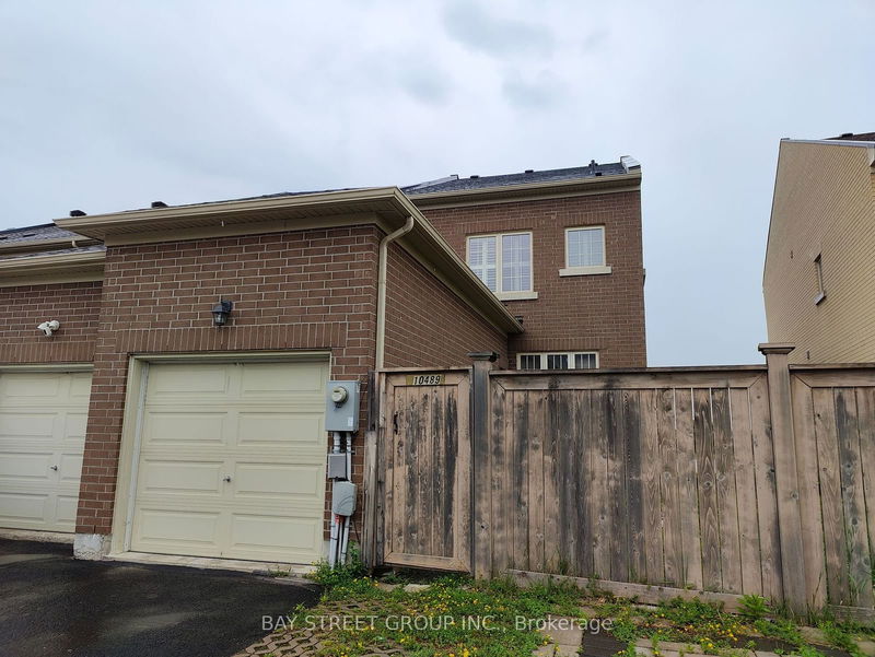home for lease on 10489 Woodbine Avenue