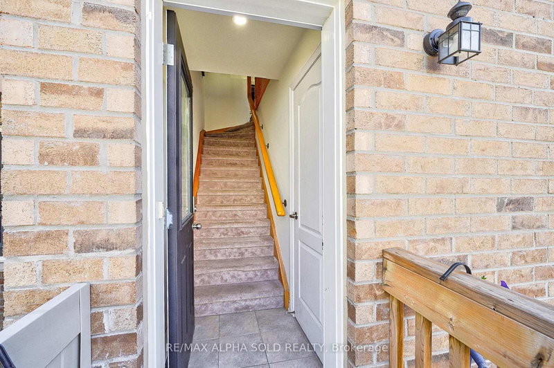 coach - 5 Bloom St, Markham, L6B 0Z7 | Image 3