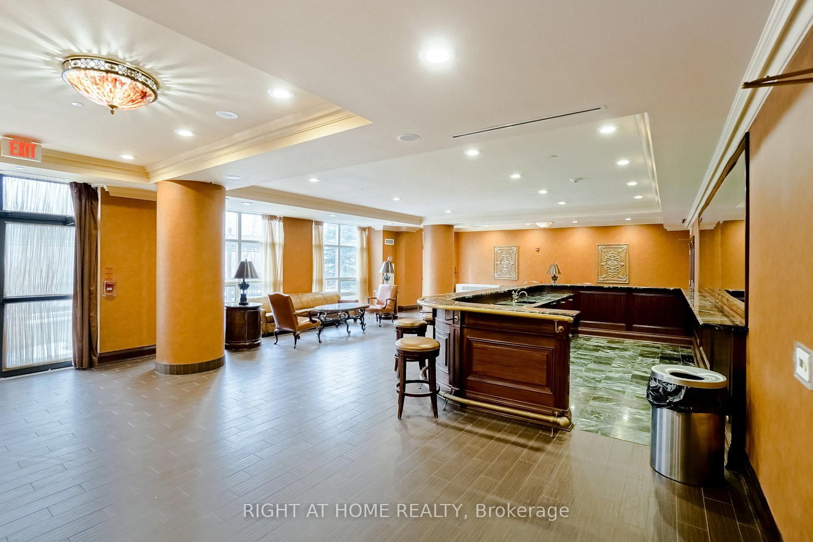 Listing Image 28
