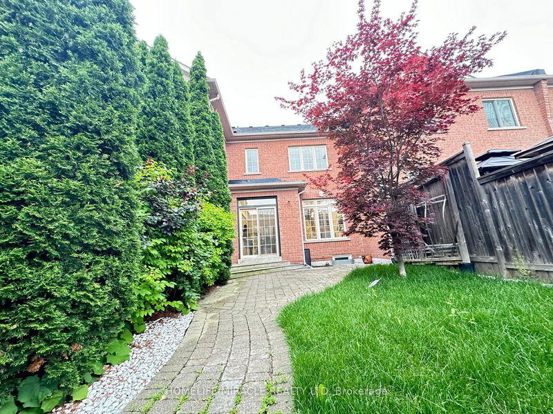 home for lease on 3016 Bur Oak Avenue