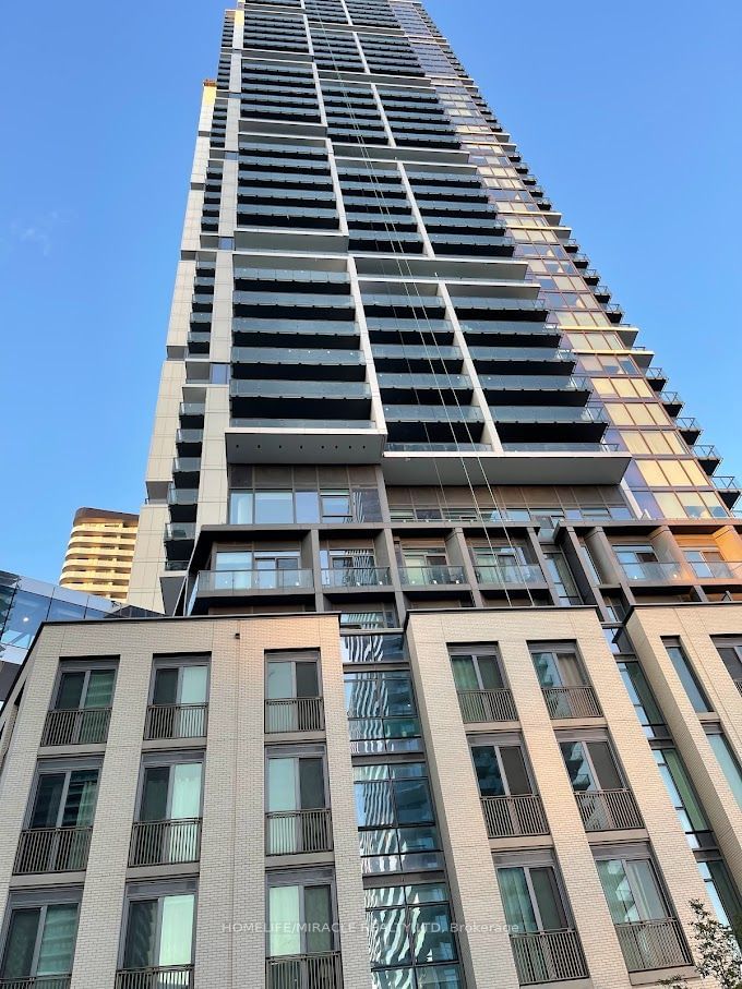 home for lease on 4312-7890 Jane Street