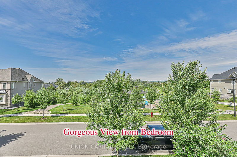 109 Degraaf Cres  Aurora, L4G 0X2 | Image 17