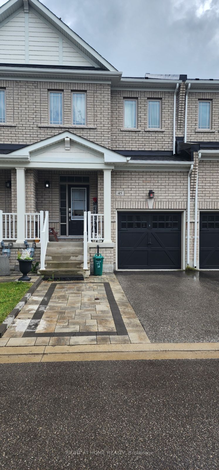 home for lease on 45 Clifford Crescent