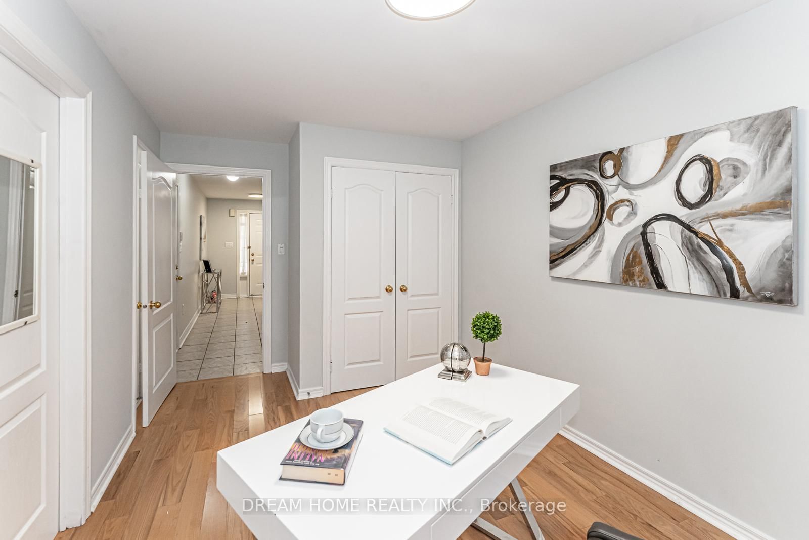 Listing Image 5