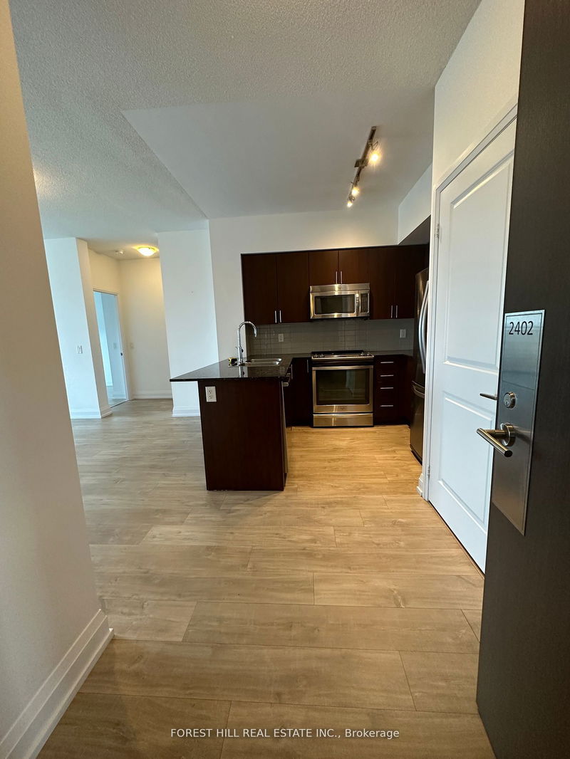 home for lease on 2402-7890 Bathurst Street