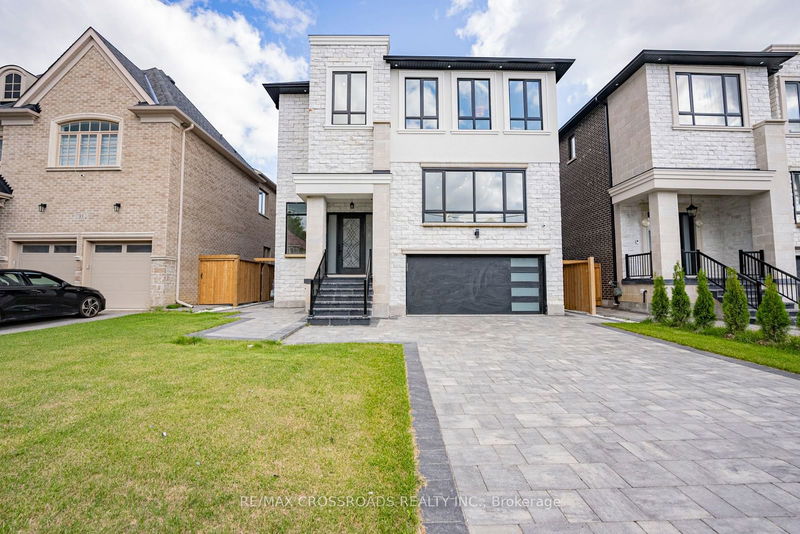 25 Madison Ave  Richmond Hill, L4E 2Z7 | Image 3