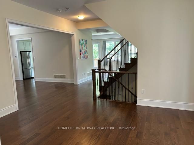 166 Conklin Cres, Aurora, L4G 0Z2 | Image 3