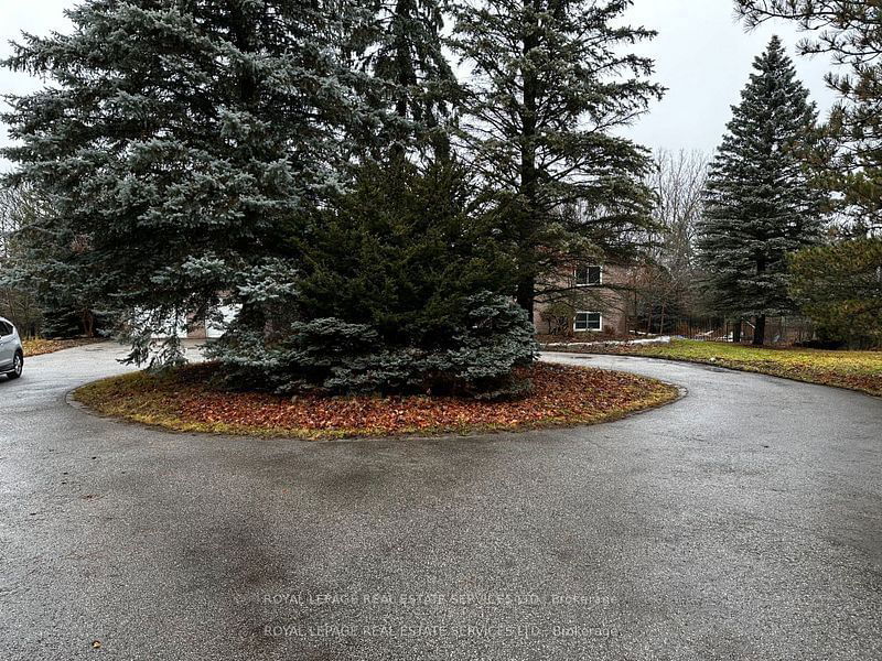 1182 Kingdale Rd  Newmarket, L3Y 4W1 | Image 24