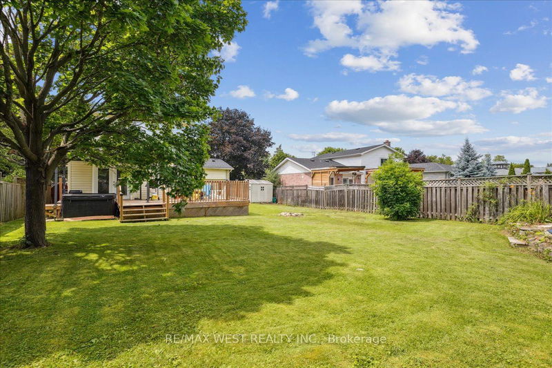 23 Metcalf Cres  New Tecumseth, L0G 1W0 | Image 12