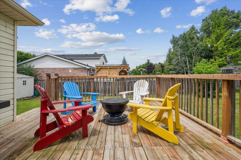 23 Metcalf Cres  New Tecumseth, L0G 1W0 | Image 13