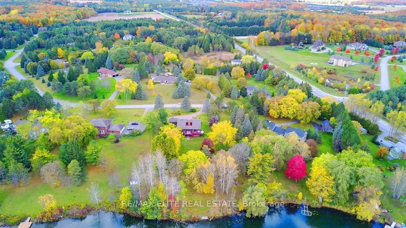 9 Island Lake Dr, Whitchurch-Stouffville, L4A 7X4 | Image 2