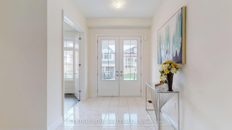 27 Upbound Crt, East Gwillimbury, L9N 0E5 | Image 3