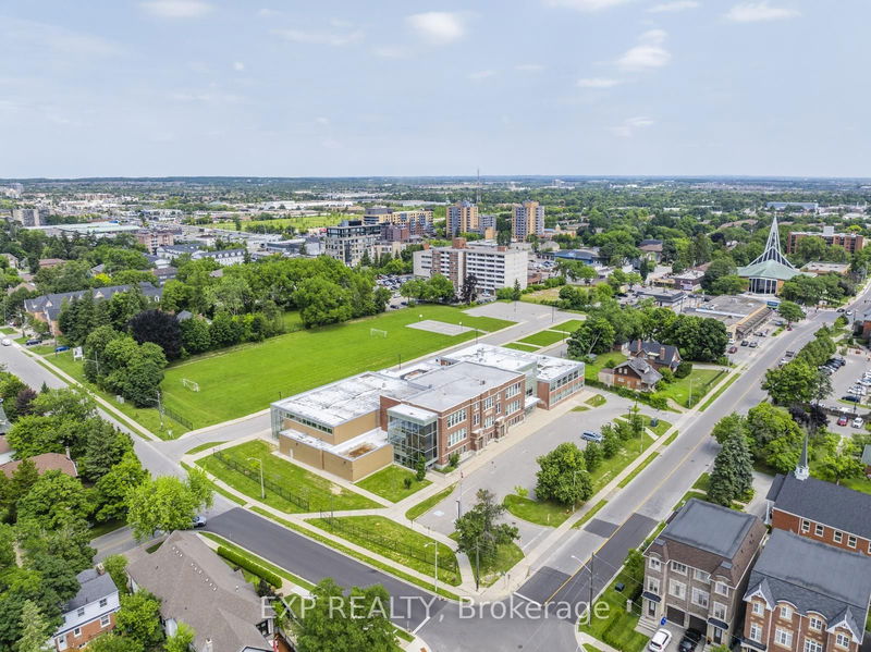 81 Mill St  Richmond Hill, L4C 4A6 | Image 32