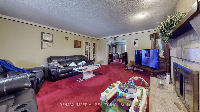 22 Ratcliff Rd  Whitchurch-Stouffville, L4A 7X5 | Image 13