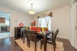 2 Hampstead Crt, Markham, L3R 3S7 | Image 3